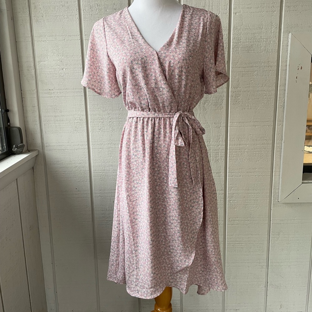 Lilac Spring Wrap Dress Size L fits M-L perfect condition never worn